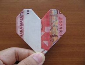 纸币心型折纸 纸币折纸教