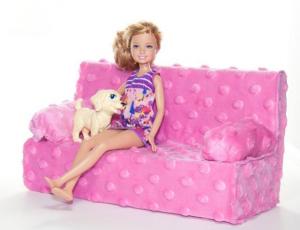 废纸盒DIY制作芭比娃娃的沙发