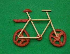 教你用西红柿制作儿童创意手工自行车详细图解