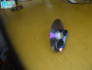 用光盘DIY有趣的反重力装置小玩具做法