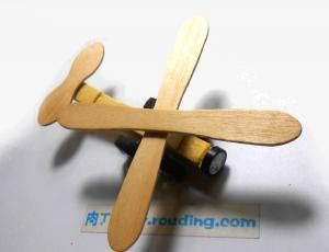 青少年益智类组装木制玩具竹夹小飞机的制作教程