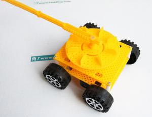 儿童益智类DIY小制作 简单的手工塑料坦克战车图解