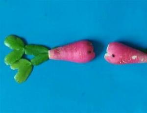 教你用蔬菜制作儿童手工DIY可爱的小鱼拼贴画的方法