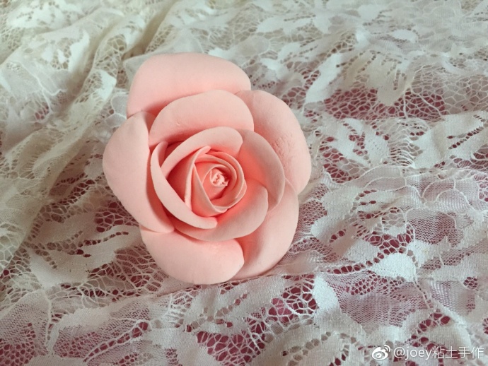 粉色的粘土玫瑰花做法分享