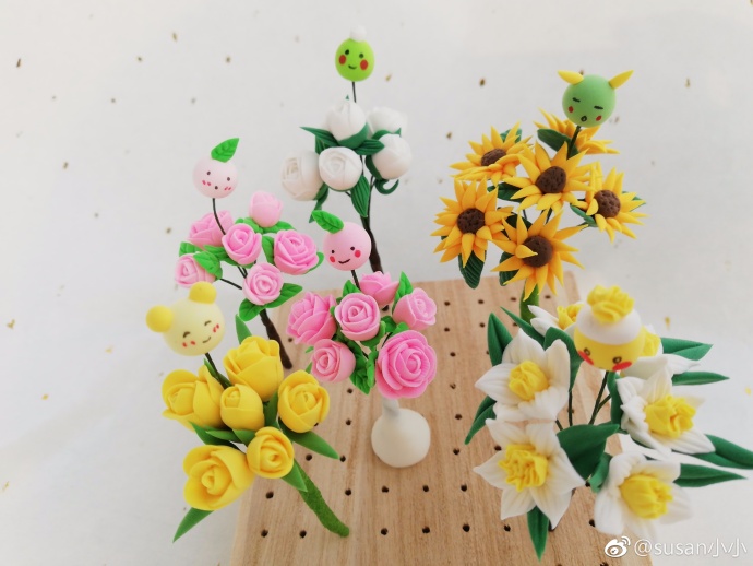 一组漂亮的粘土小花制作教程分享