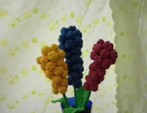 彩色的粘土花球风信子花朵做法