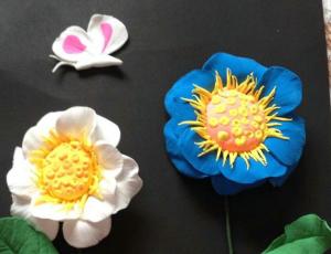 粘土做出来的小花朵做法