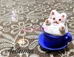 漂亮的软陶猫咪样式奶泡咖啡做法