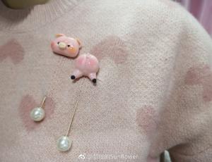 树脂粘土做的小猪创意毛衣链
