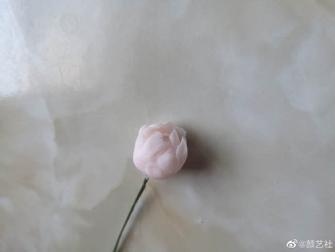 粉色的粘土蔷薇花制作教程
