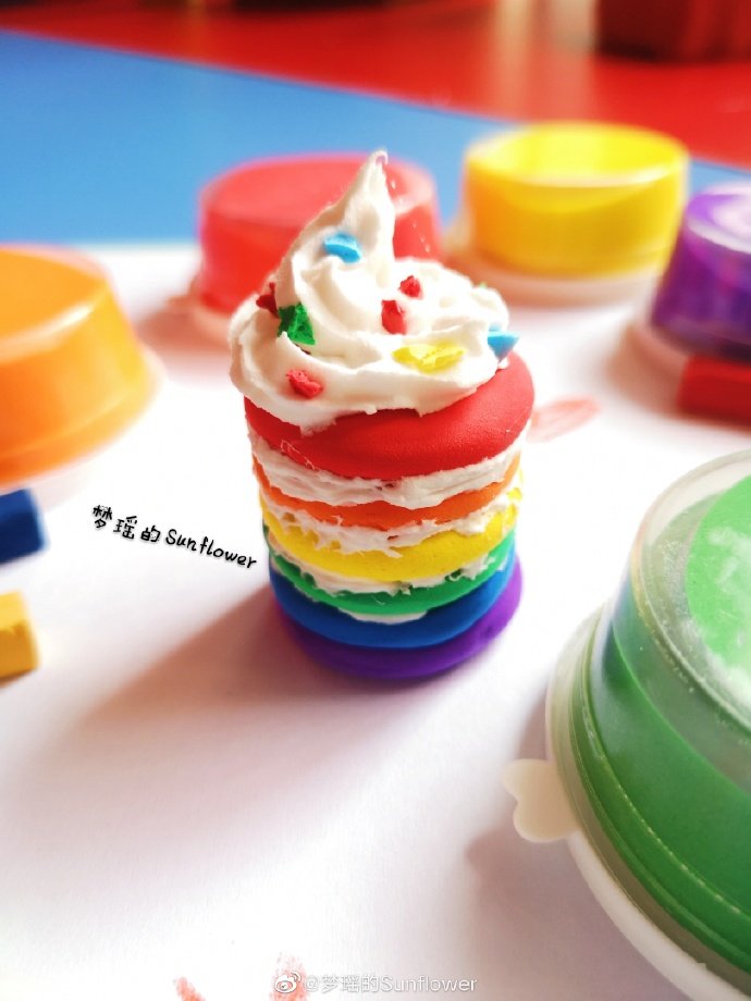 粘土彩虹夹层蛋糕制作方法