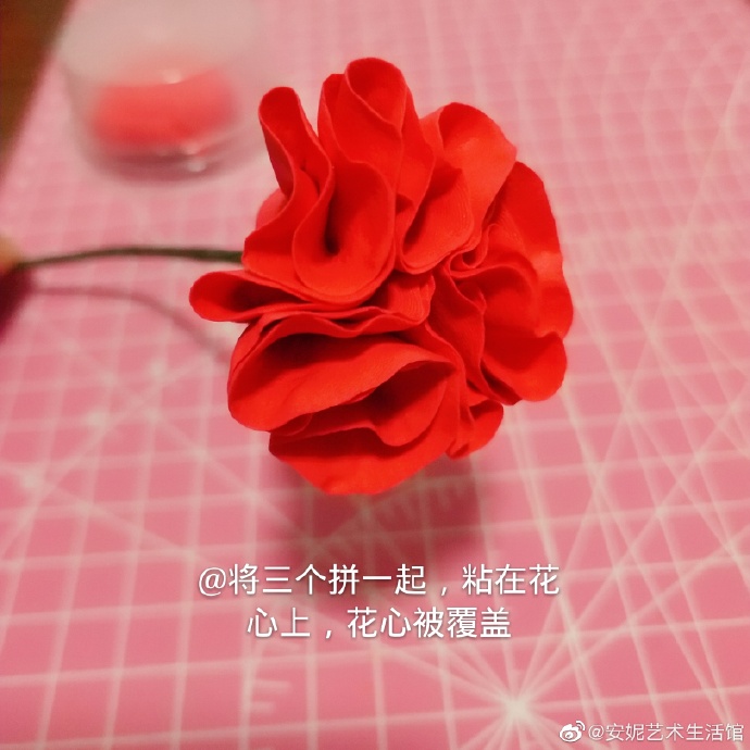 教师节大红色粘土康乃馨花朵
