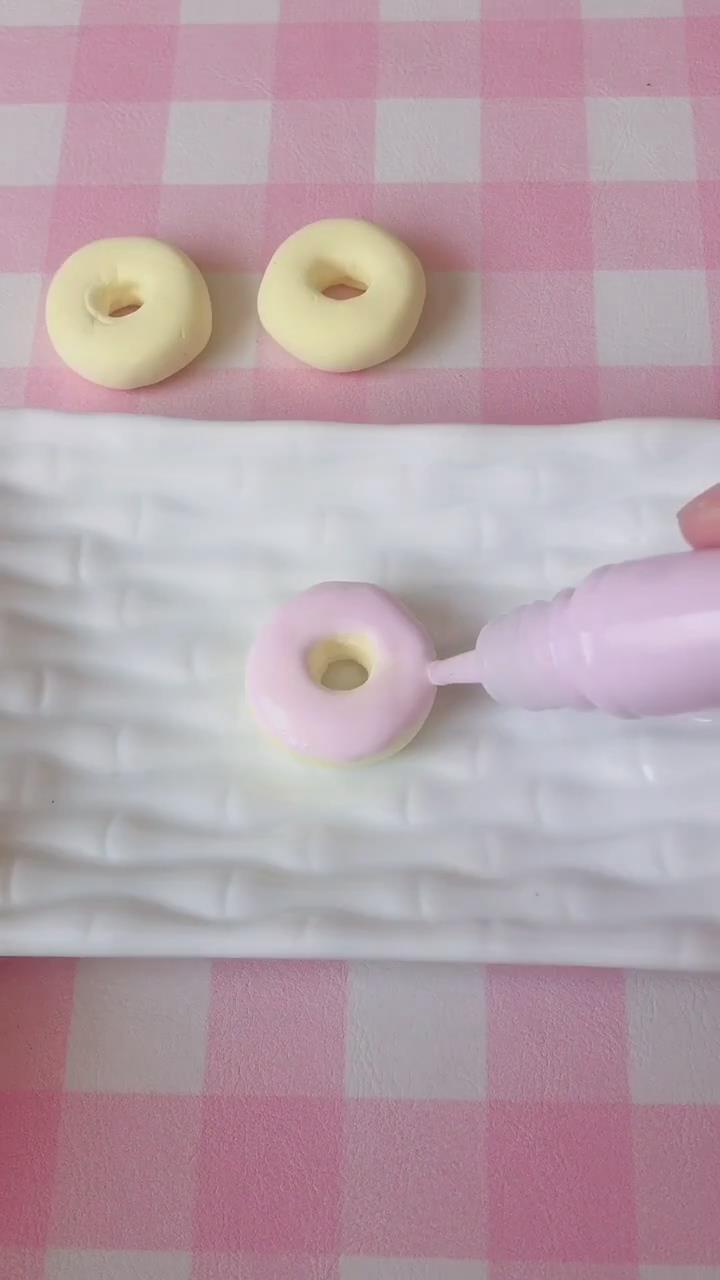 萌萌哒粘土甜甜圈制作步骤