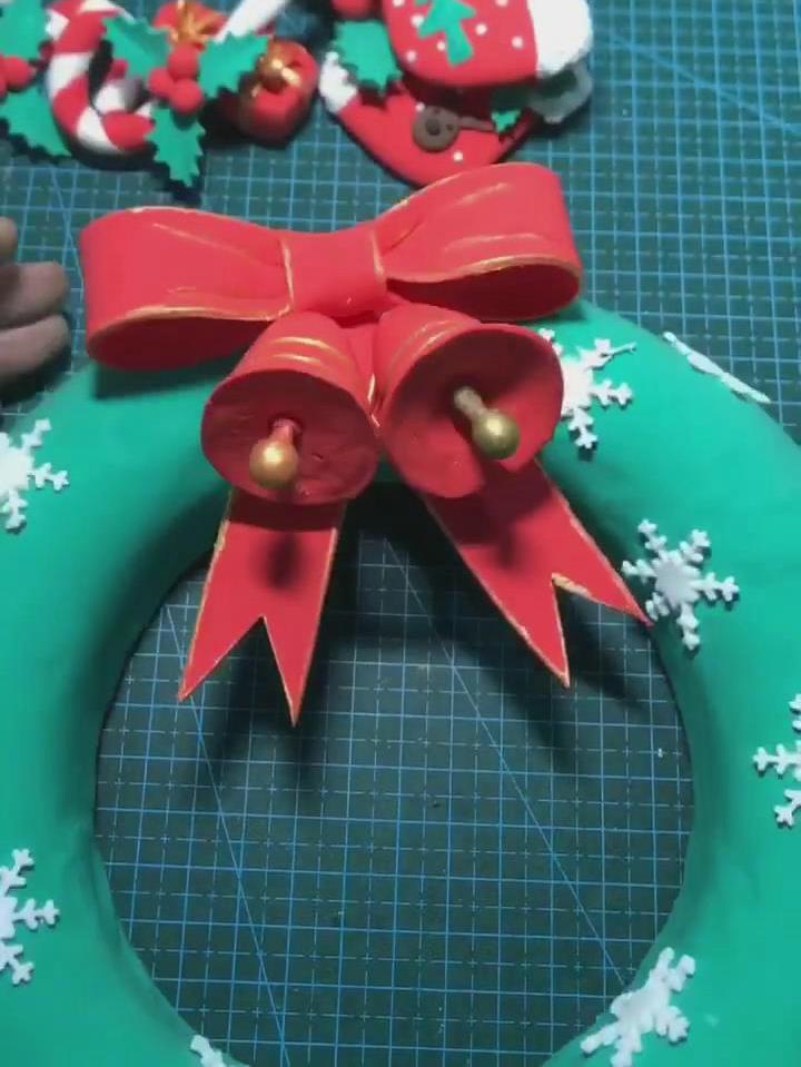粘土圣诞花环装饰的制作步骤